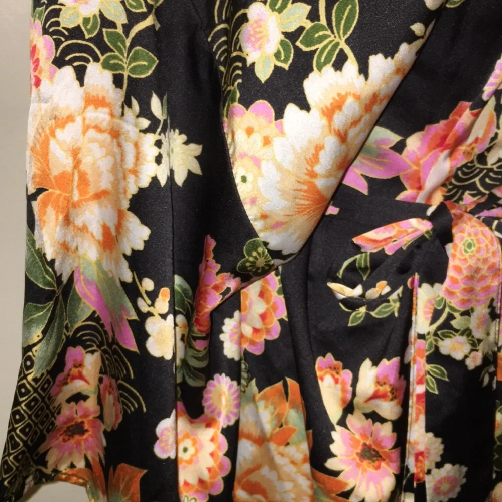 Kimono Style Robe - Picture 4 of 5